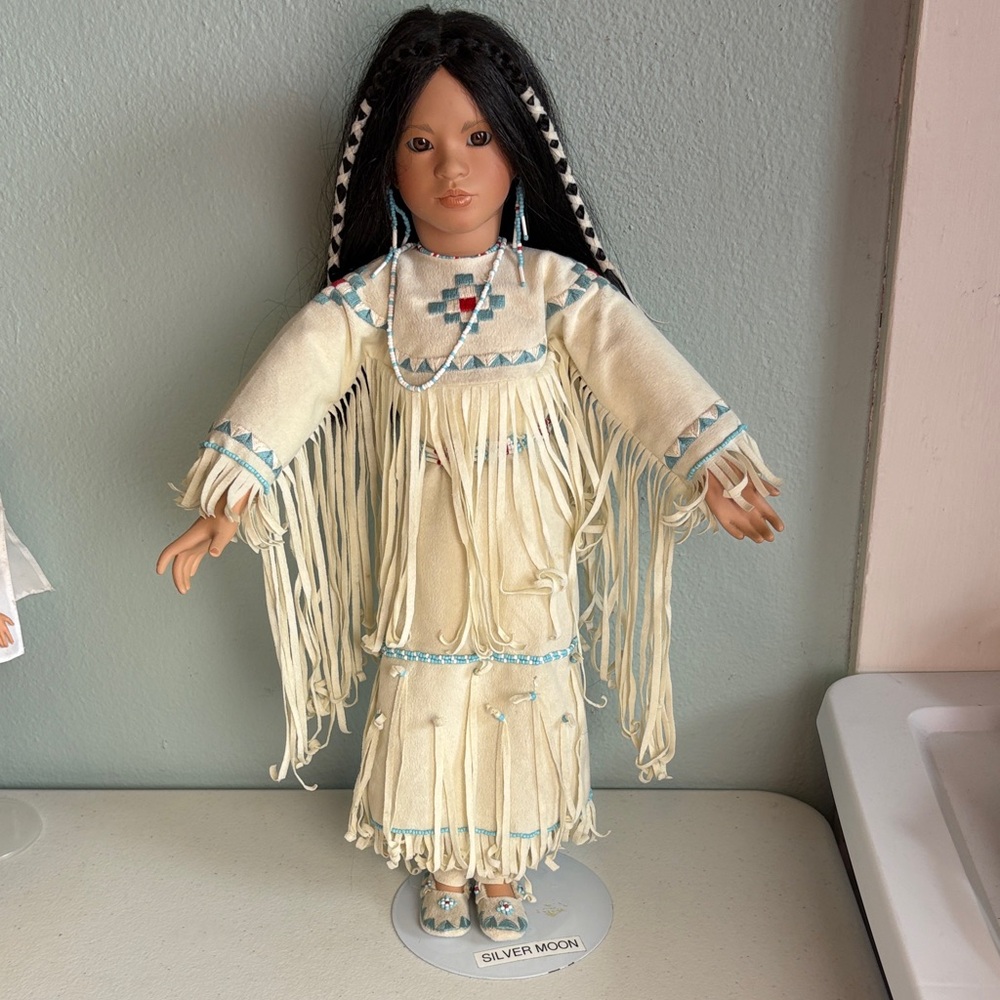 1994 Georgetown Collection Silver Moon Indian Princess 18” Porcelain/Cloth Doll